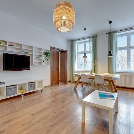 City Center, Art House & Family Stay By Downtown Apartments Гданьск Экстерьер фото