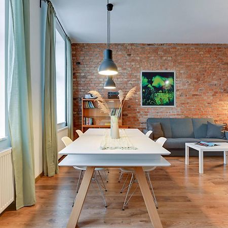 City Center, Art House & Family Stay By Downtown Apartments Гданьск Экстерьер фото